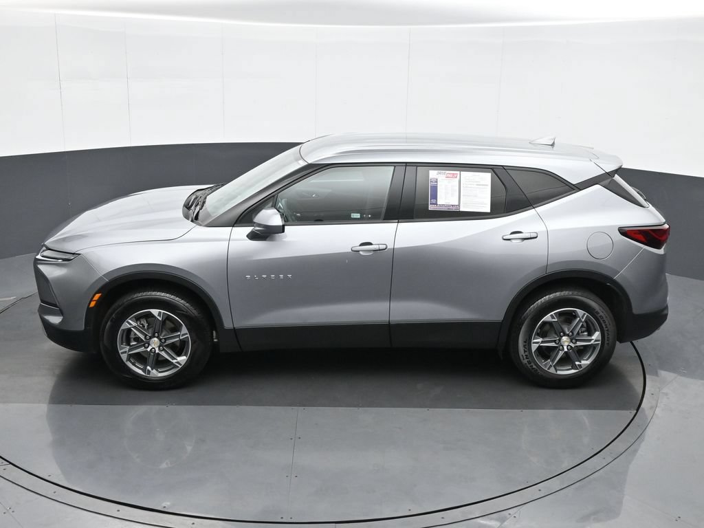 Used 2025 Chevrolet Blazer LT FWD image 18