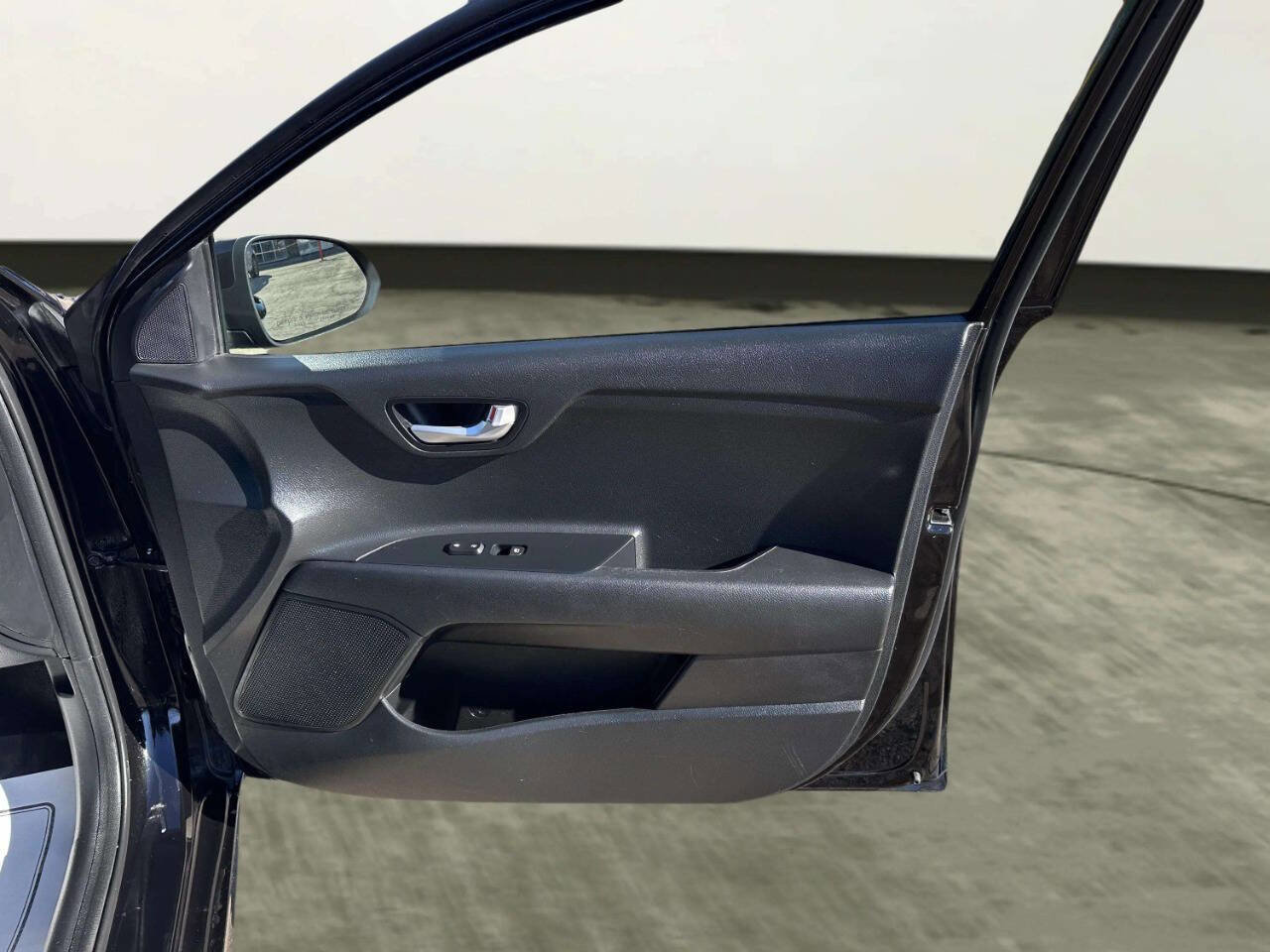 Used 2019 Kia Rio S image 23