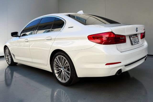 Used 2019 BMW 530e w/ Convenience Package RWD image 4