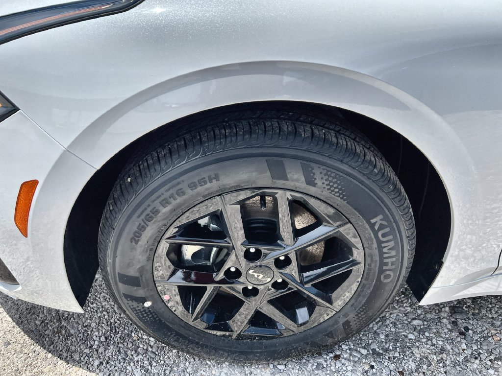 New 2026 Kia K5 LXS FWD image 10