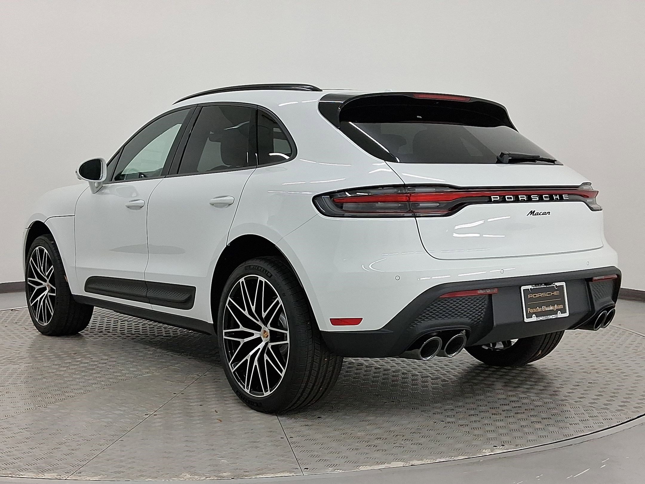 Used 2026 Porsche Macan image 3