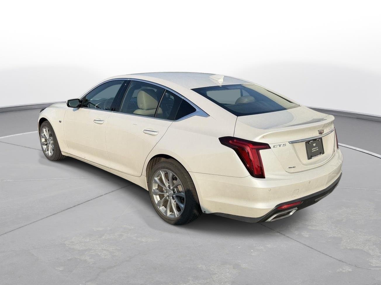 Used 2023 Cadillac CT5 Luxury AWD/4WD image 2