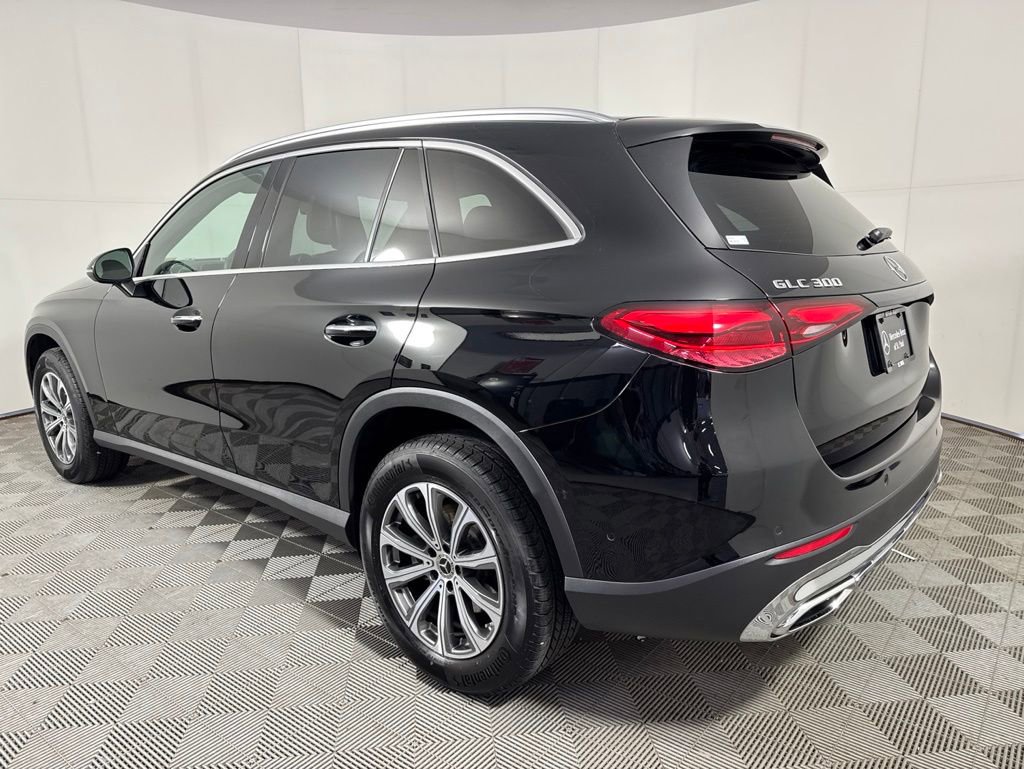 Certified 2025 Mercedes-Benz GLC 300 4MATIC image 4