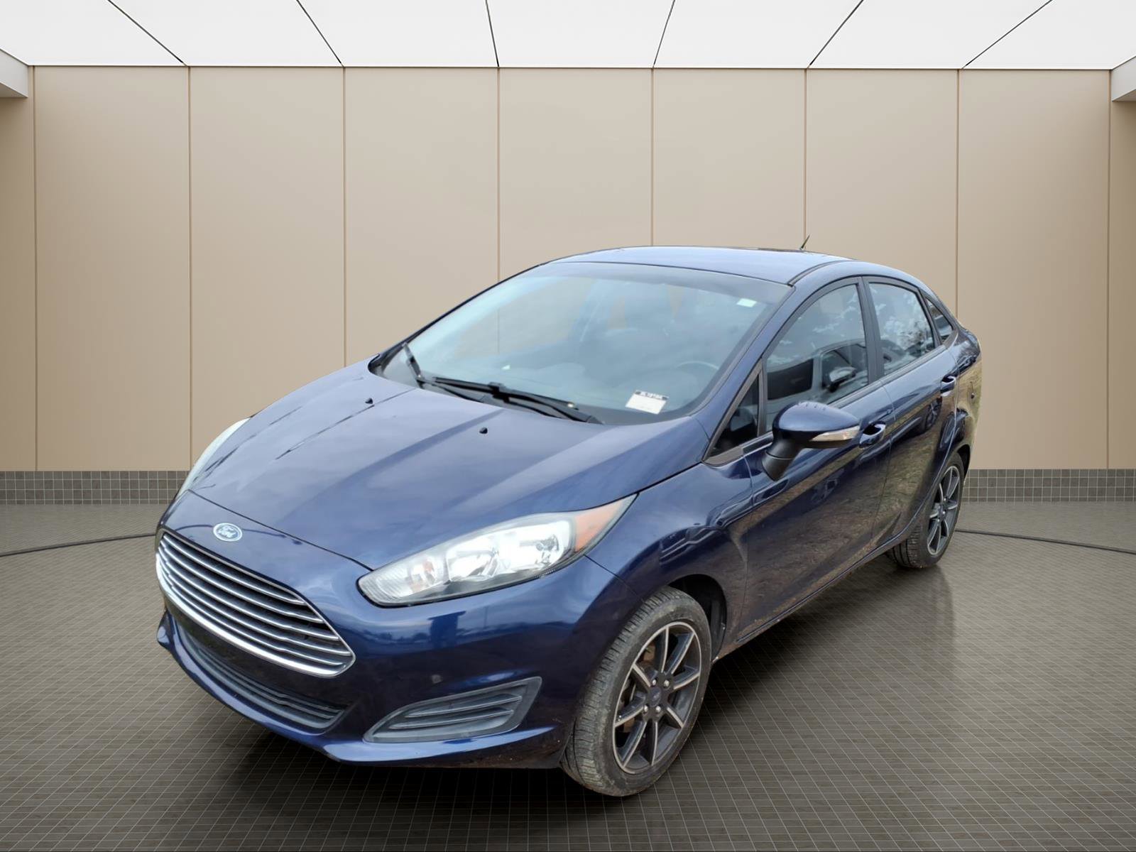 Used 2016 Ford Fiesta SE image 2