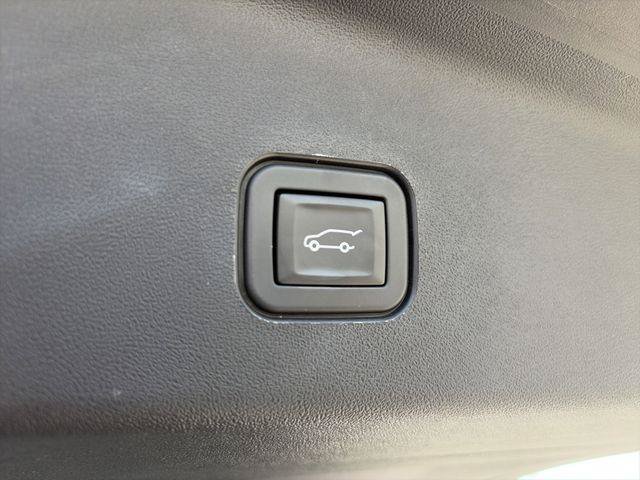 Certified 2026 Cadillac Vistiq Luxury AWD/4WD image 7