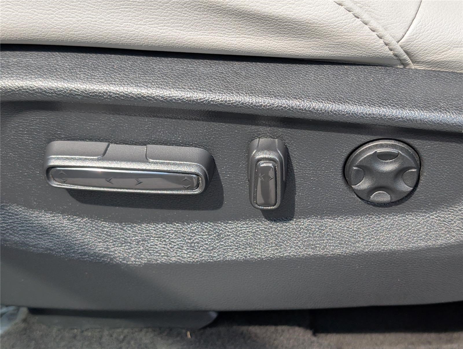 Used 2017 Honda CR-V Touring image 21
