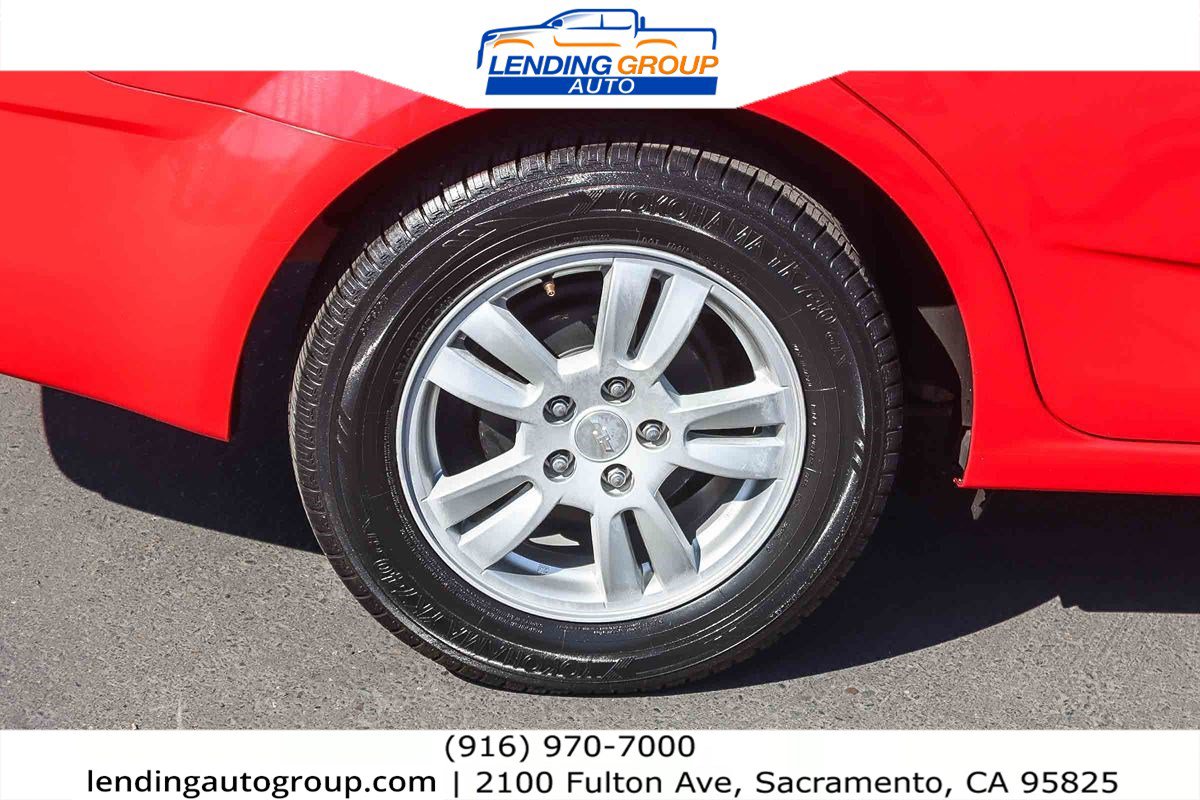 Used 2014 Chevrolet Sonic LT image 10