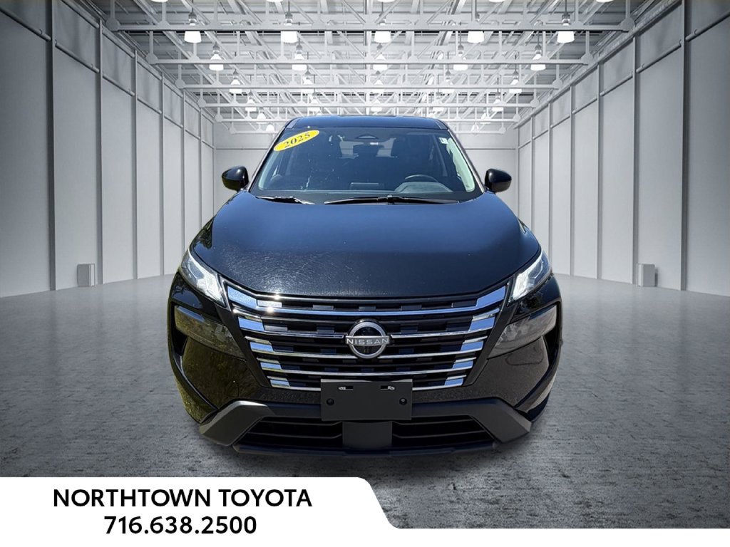 Used 2025 Nissan Rogue SV AWD/4WD image 6
