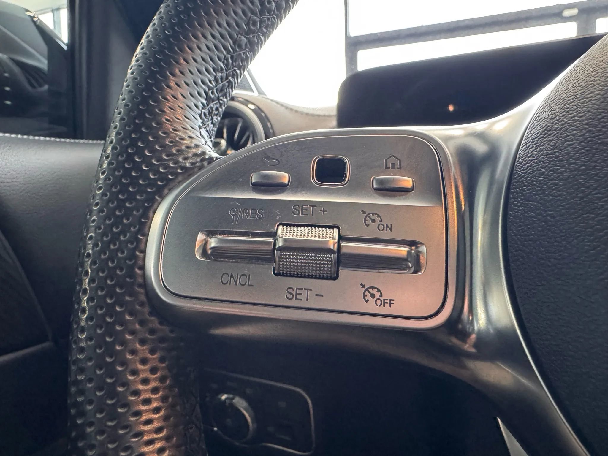 Used 2021 Mercedes-Benz GLB 35 AMG 4MATIC image 27