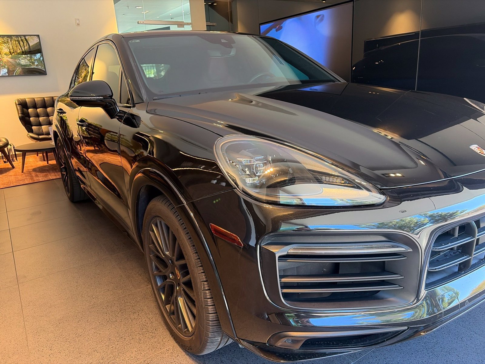 Used 2023 Porsche Cayenne GTS AWD/4WD image 2