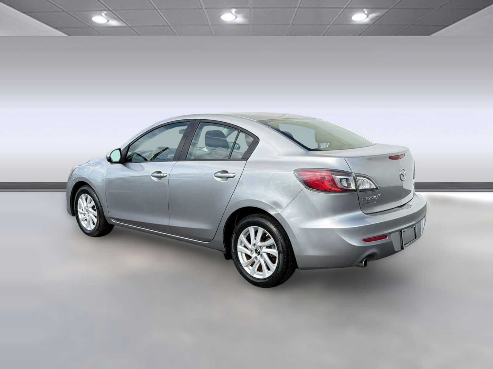 Used 2013 MAZDA MAZDA3 i Touring w/ Preferred Equipment Pkg FWD image 3