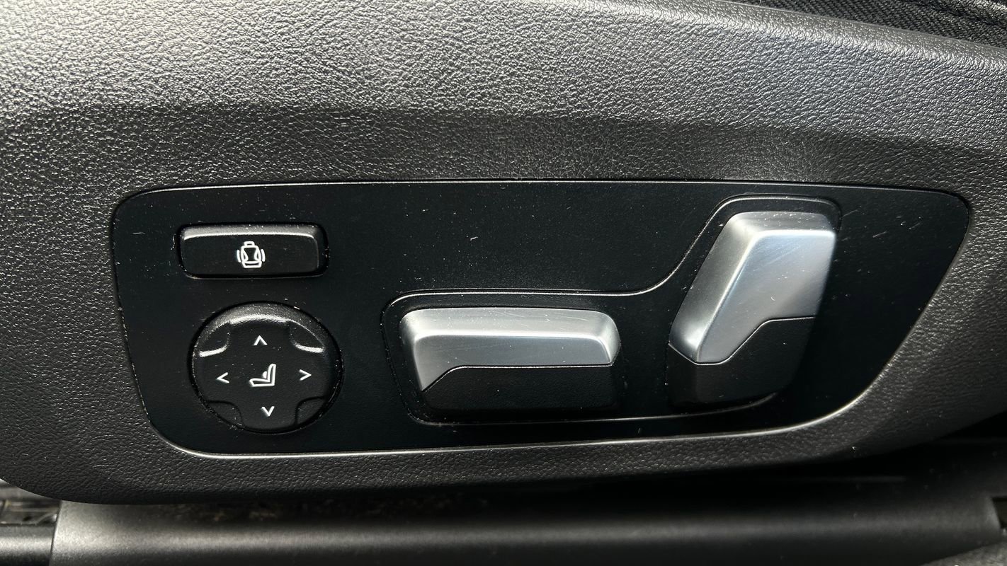 Used 2019 BMW 330i xDrive xDrive w/ M Sport Package image 35