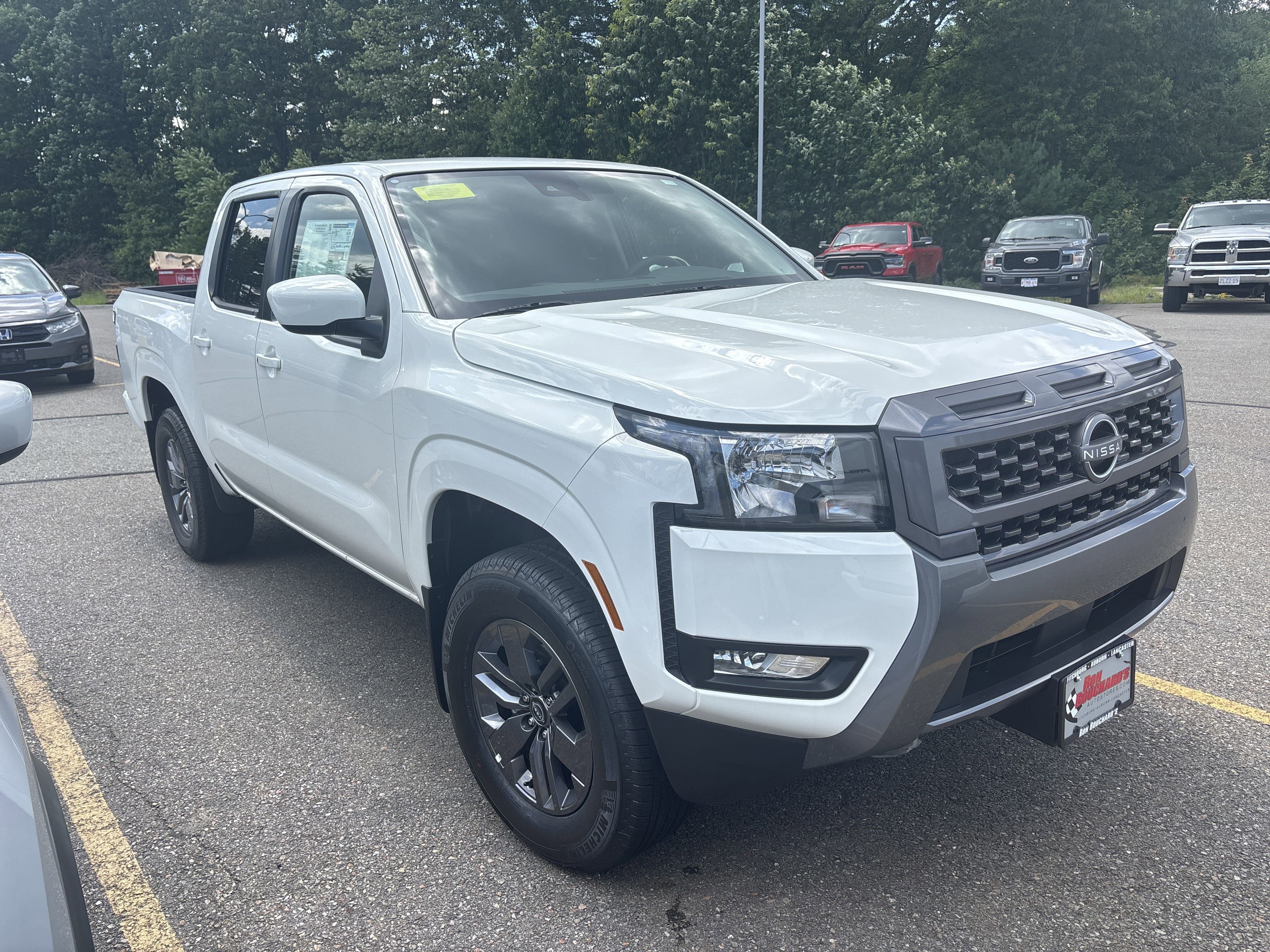 New 2025 Nissan Frontier SV w/ SV Convenience Package