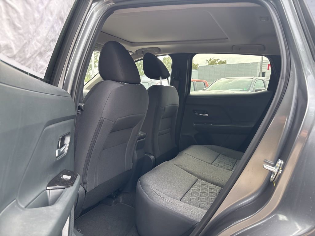 New 2026 Nissan Kicks SV w/ SV Premium Package FWD image 15