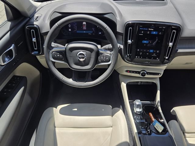 Certified 2023 Volvo XC40 B4 Plus w/ Driver Assist Package FWD image 15