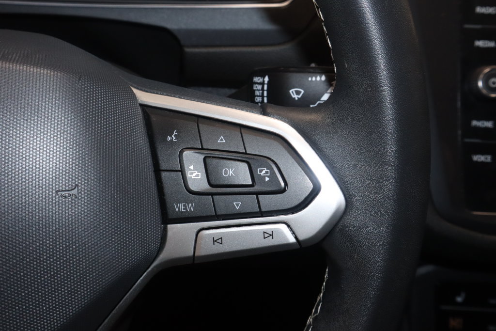 Used 2022 Volkswagen Tiguan SE w/ Panoramic Sunroof Package AWD/4WD image 29