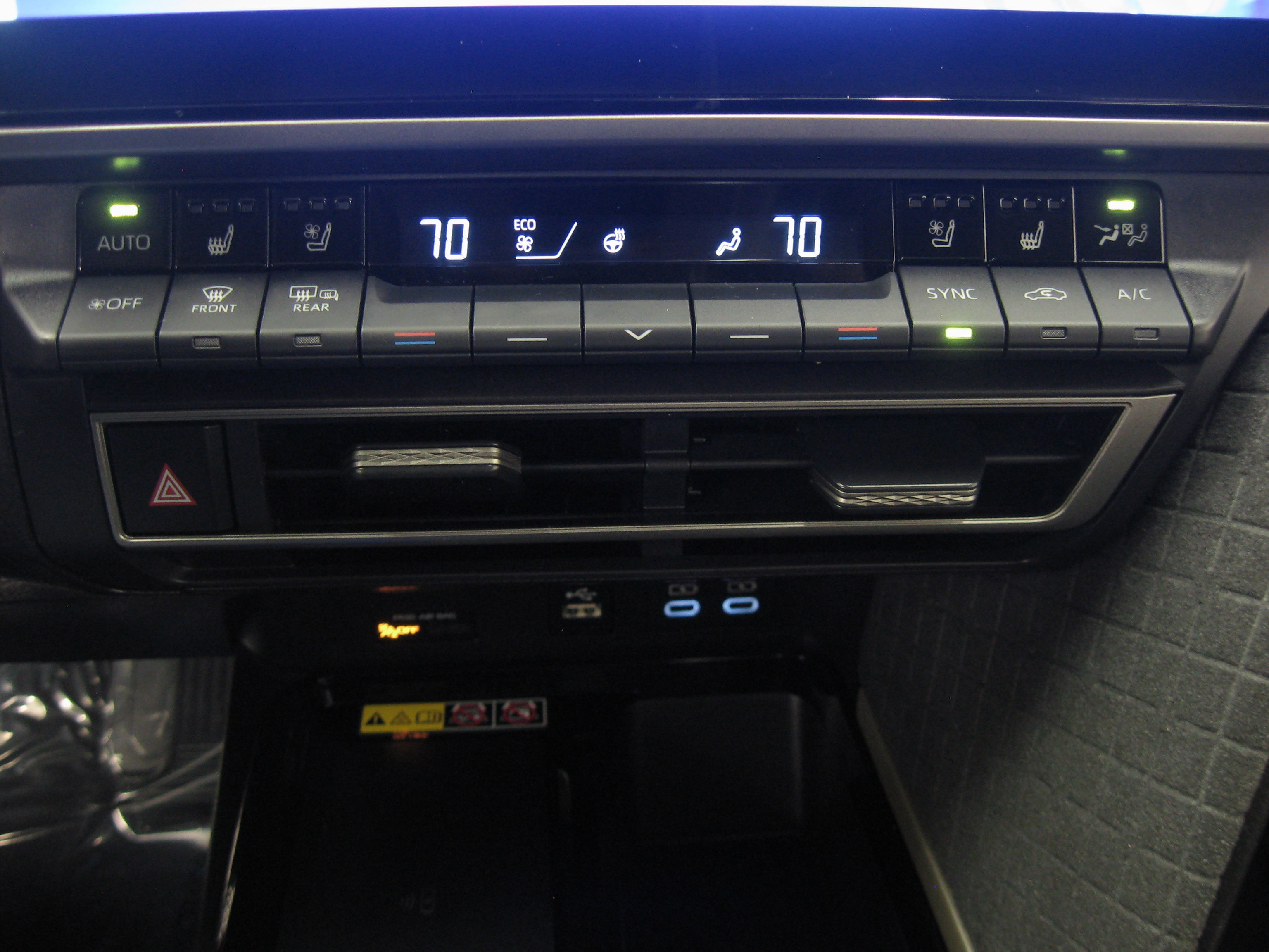 Used 2025 Toyota Camry XLE image 16