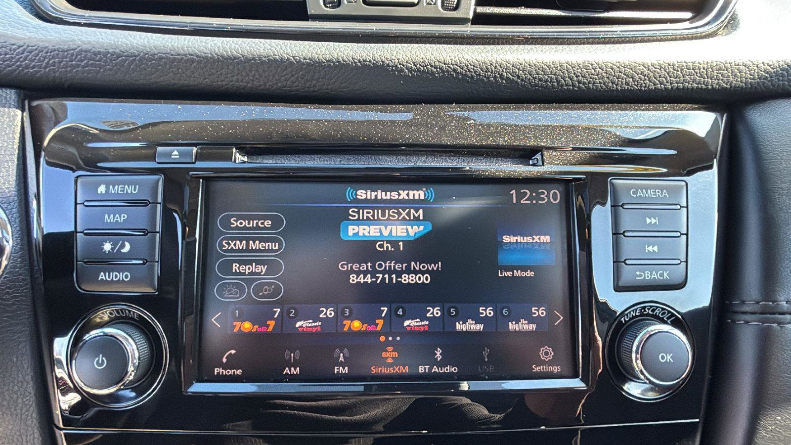 Used 2018 Nissan Rogue SL w/ Premium Package image 16