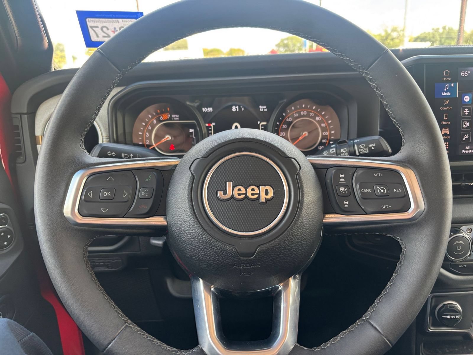 Used 2025 Jeep Wrangler Unlimited Sahara AWD/4WD image 27