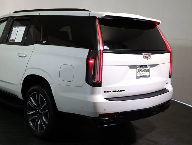 Used 2022 Cadillac Escalade Sport w/ Heavy-Duty Trailer Package AWD/4WD image 11