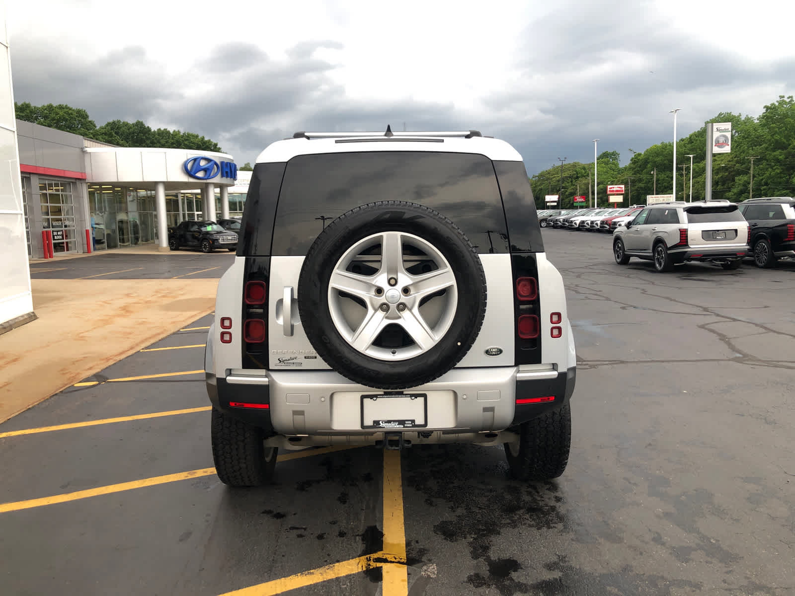 Used 2023 Land Rover Defender 110 SE AWD/4WD image 5