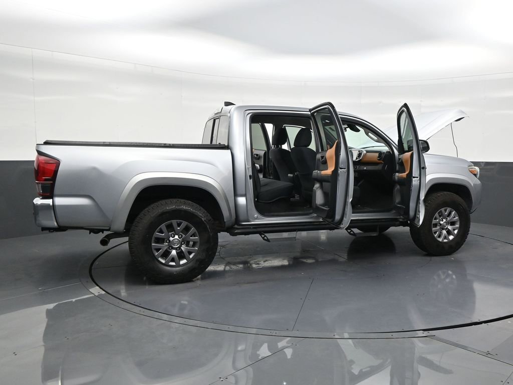 Used 2019 Toyota Tacoma SR5 w/ SR5 Appearance Package (SM) RWD image 29