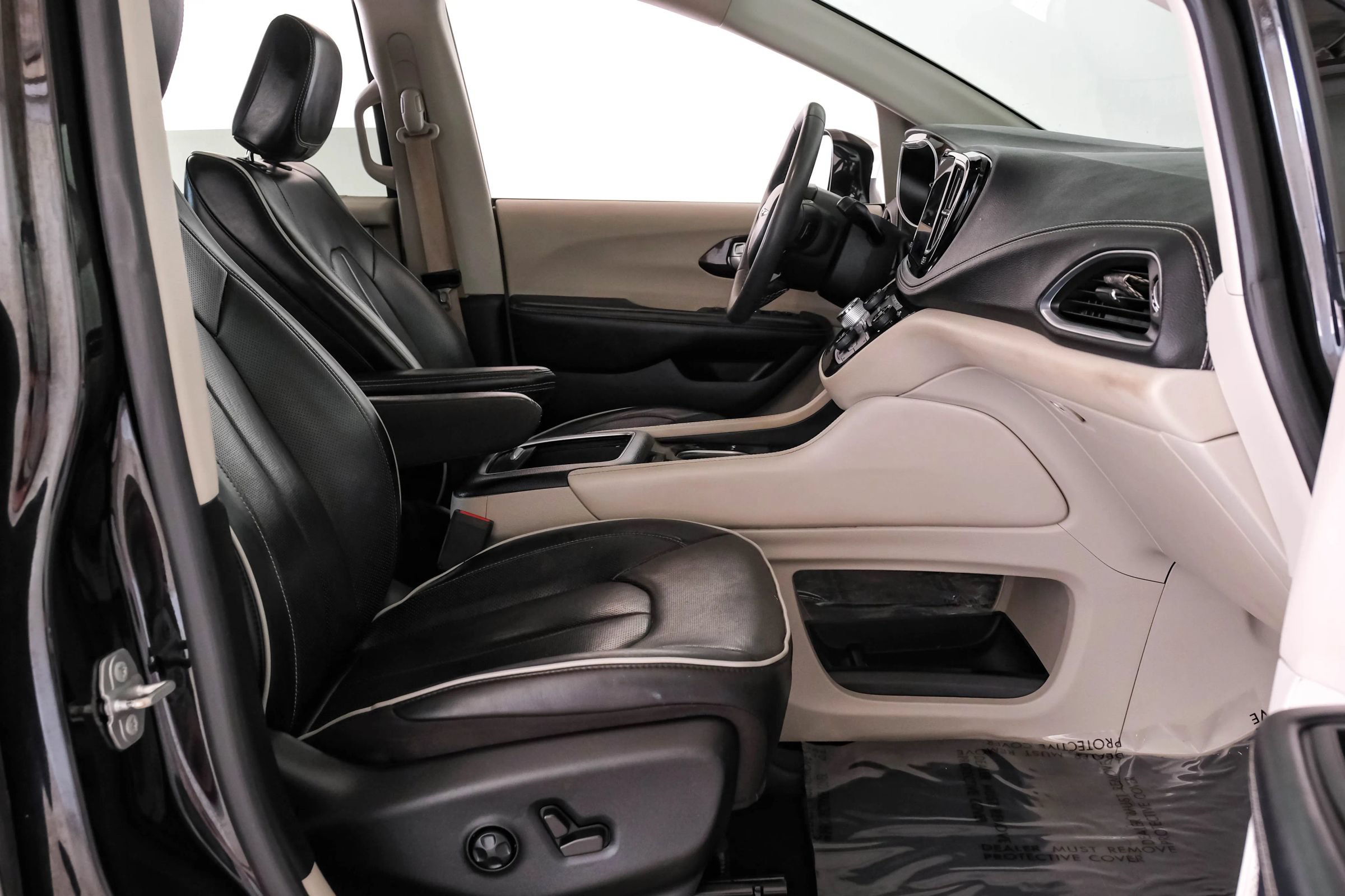 Used 2022 Chrysler Pacifica Limited FWD image 25