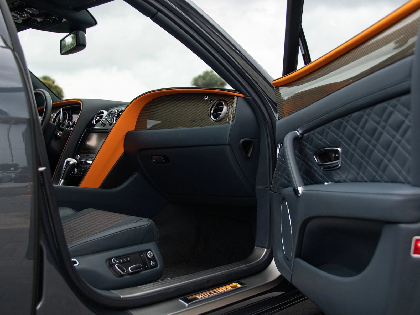 Used 2018 Bentley Flying Spur S V8 AWD/4WD image 34