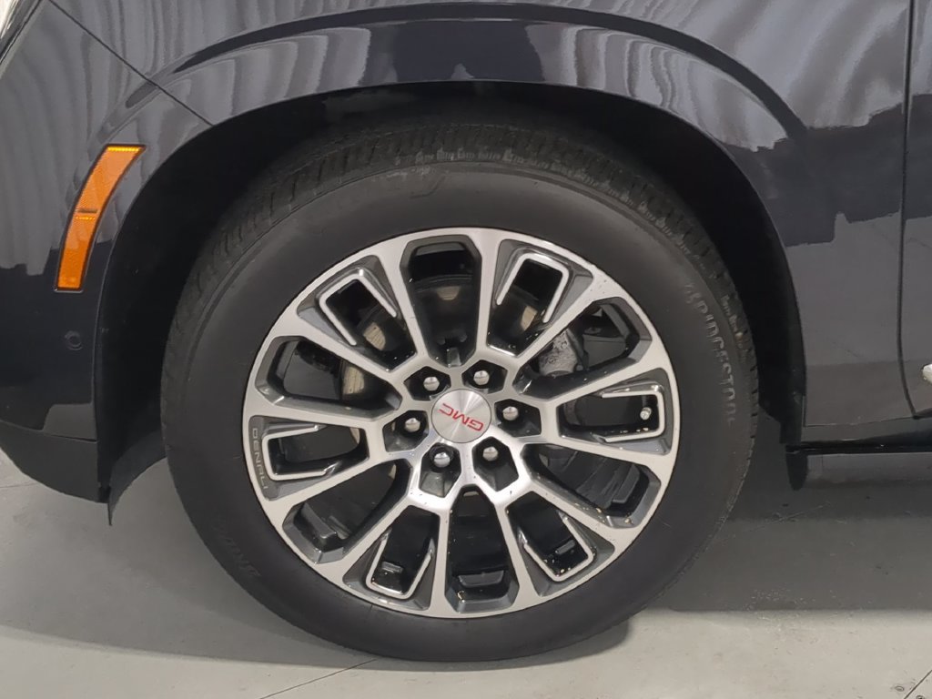 Used 2026 GMC Yukon Denali w/ Denali Reserve Package AWD/4WD image 17