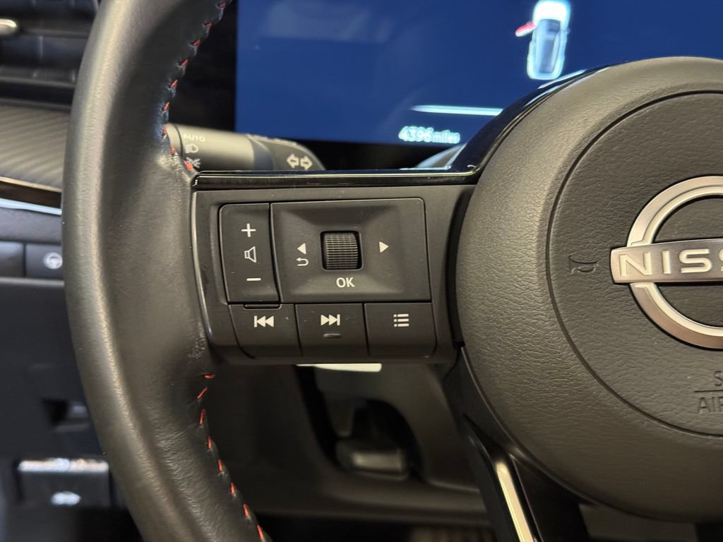 Used 2025 Nissan Kicks SR FWD image 11
