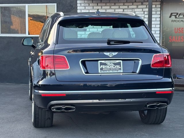Used 2019 Bentley Bentayga AWD/4WD image 17