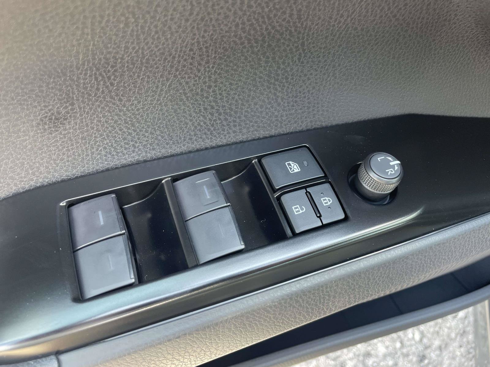 Used 2026 Toyota Camry SE w/ Multimedia Upgrade Package FWD image 16