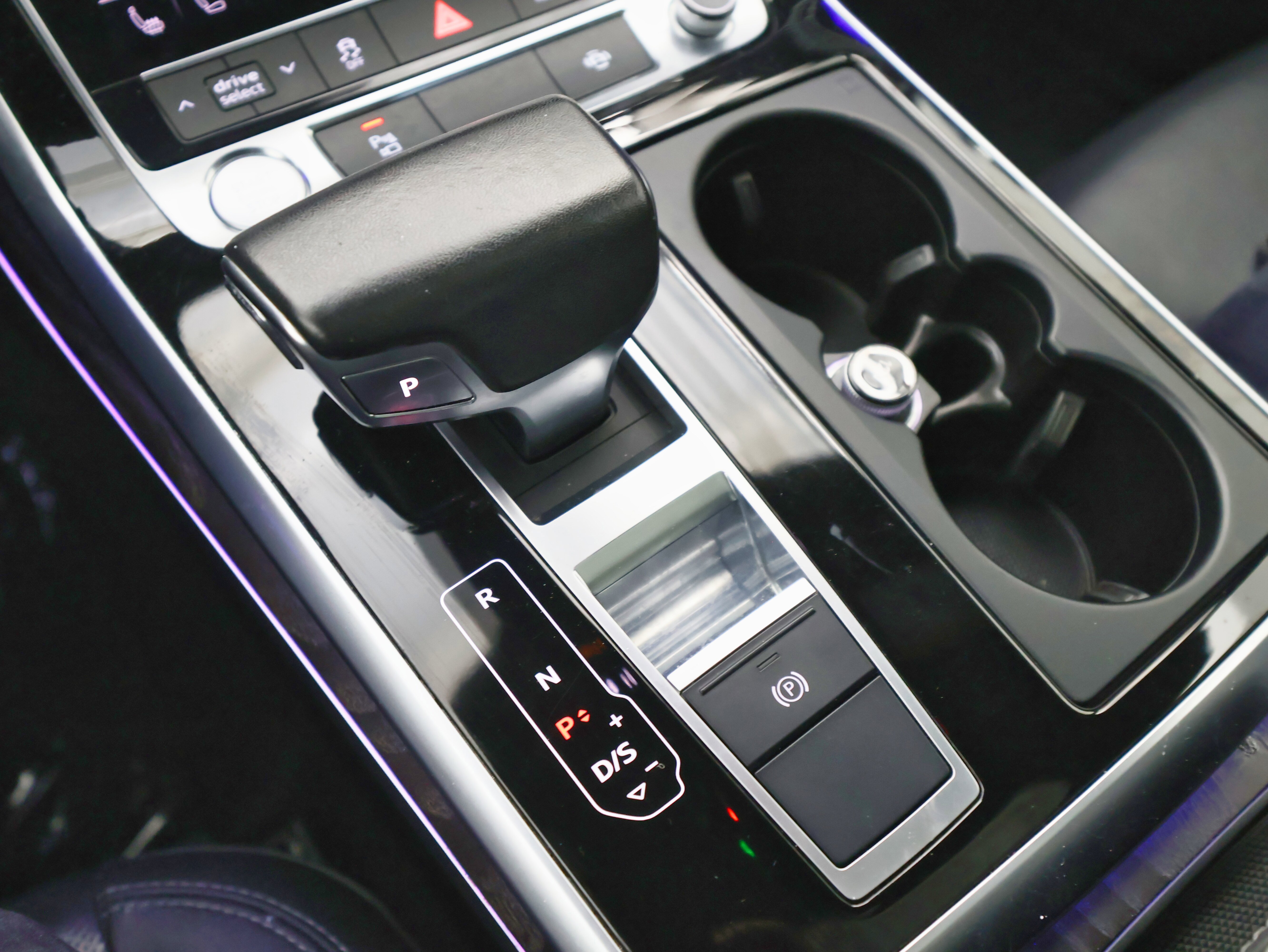 Used 2019 Audi Q8 Premium Plus w/ Premium Plus image 39