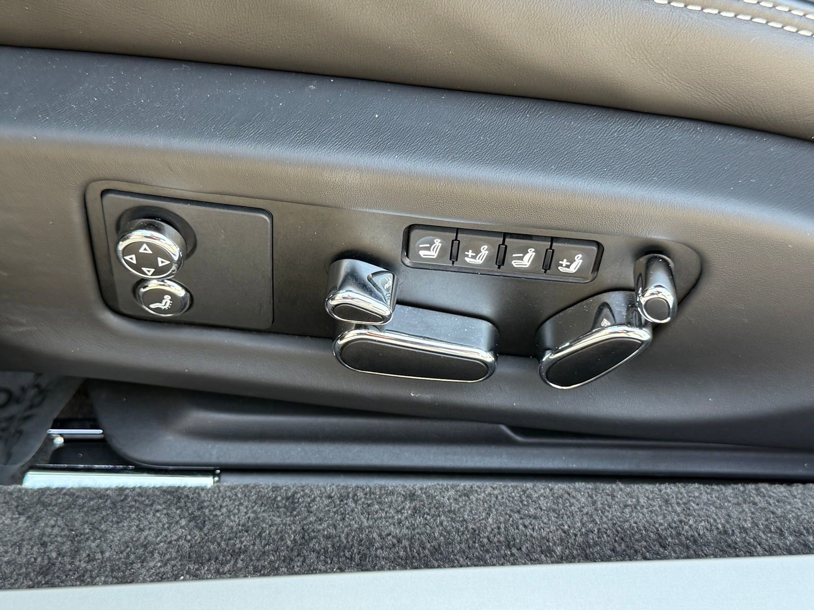 Used 2021 Bentley Continental GT AWD/4WD image 26