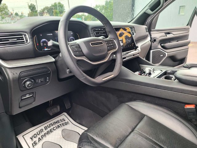 Used 2023 Jeep Wagoneer Series III w/ Preferred Equipment Group AWD/4WD image 14