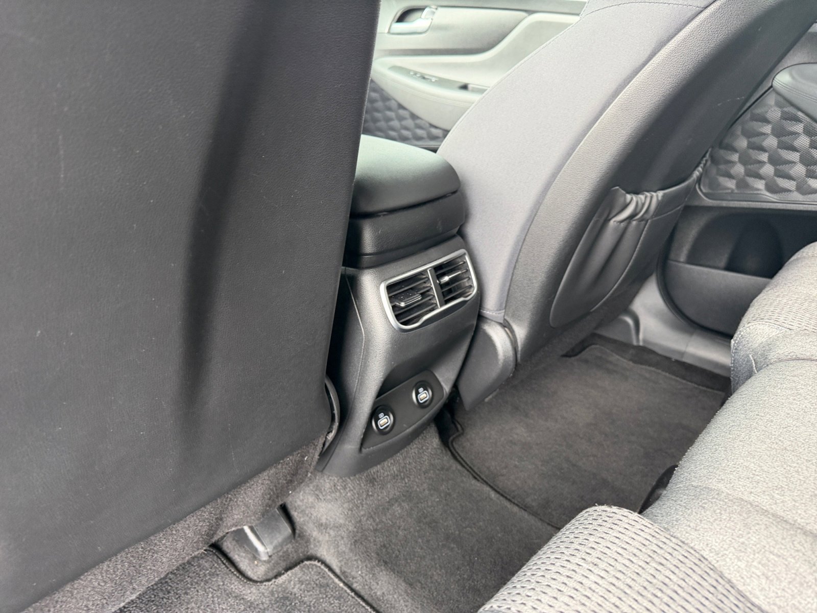 Used 2021 Hyundai Santa Fe SEL w/ Convenience Package AWD/4WD image 32