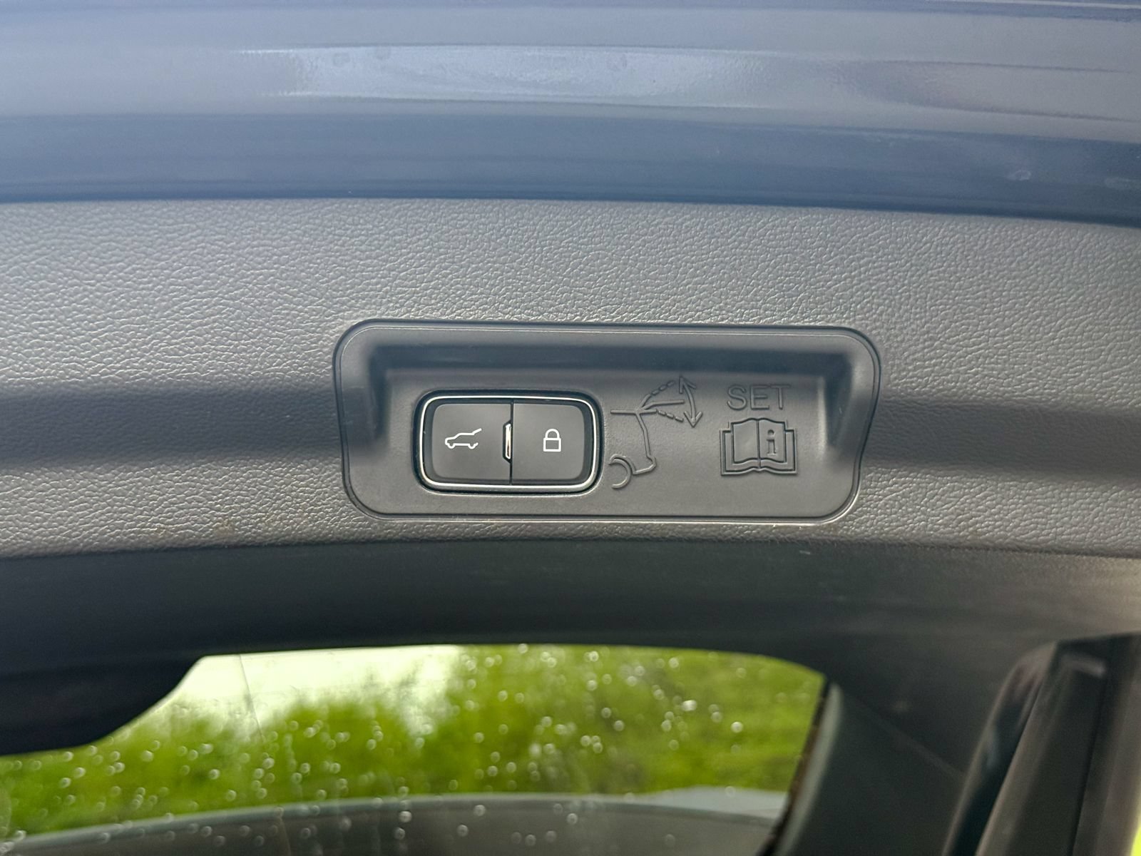 Certified 2023 Ford Explorer XLT w/ Equipment Group 202A AWD/4WD image 15