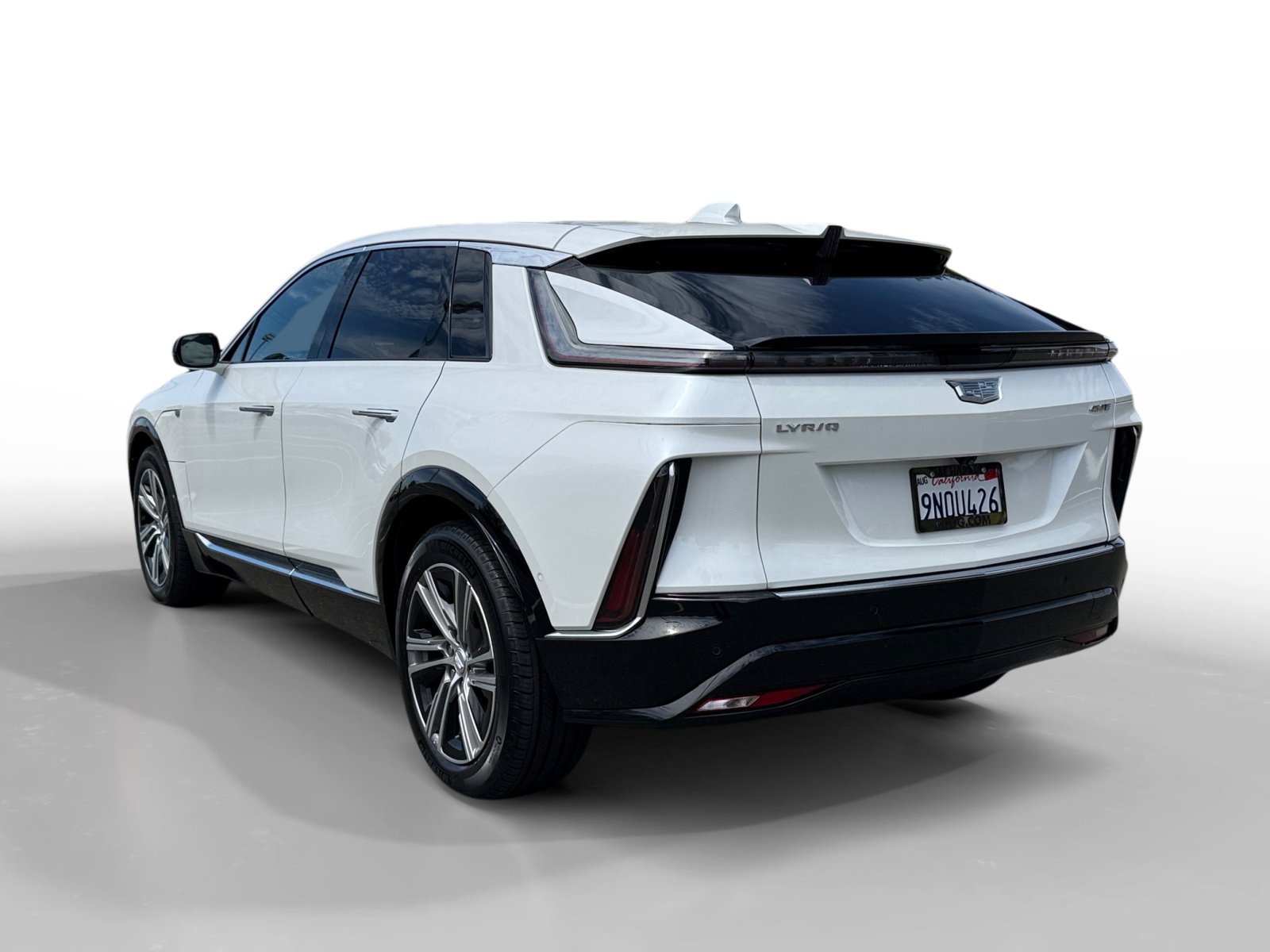 Used 2024 Cadillac Lyriq Luxury w/ LPO, Floor Liner Package RWD image 3