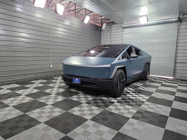 Used 2024 Tesla Cybertruck AWD Crew Cab image 44