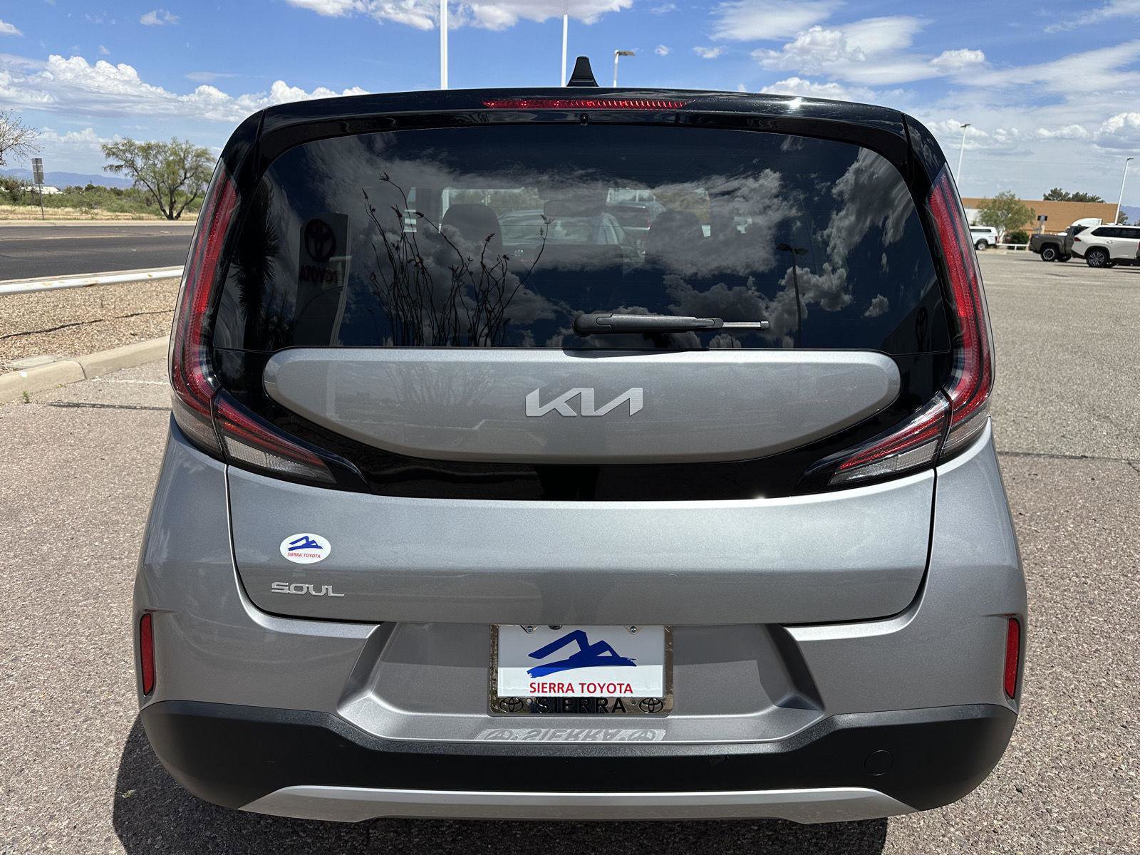 Used 2025 Kia Soul LX FWD image 5