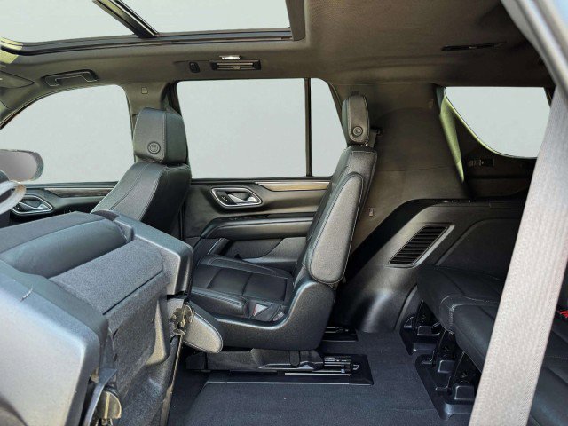 Used 2023 Chevrolet Tahoe Z71 w/ Luxury Package AWD/4WD image 37