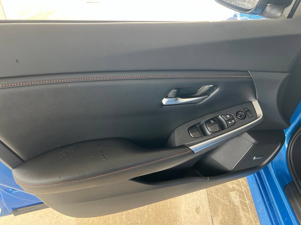 Used 2020 Nissan Sentra SR w/ Premium Package FWD image 7