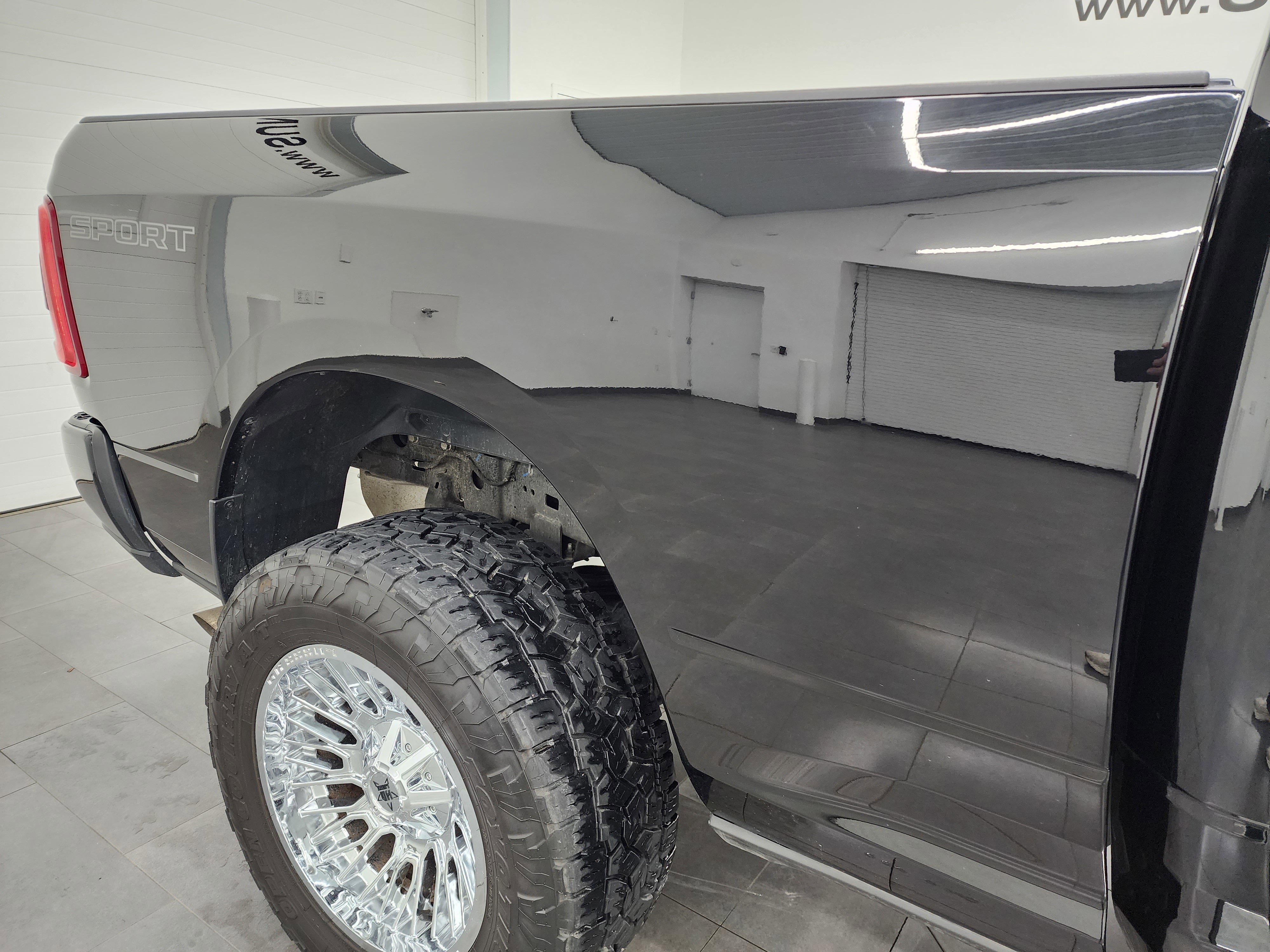 Used 2024 RAM 2500 Laramie w/ Sport Appearance Package image 27