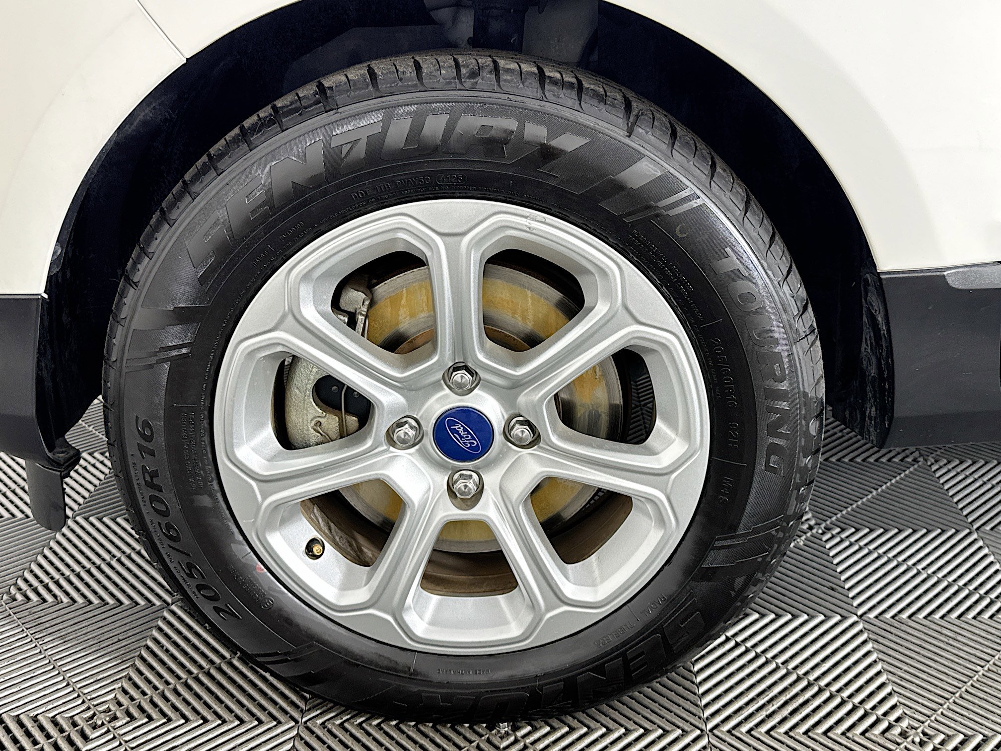 Used 2018 Ford EcoSport SE w/ SE Convenience Package image 37