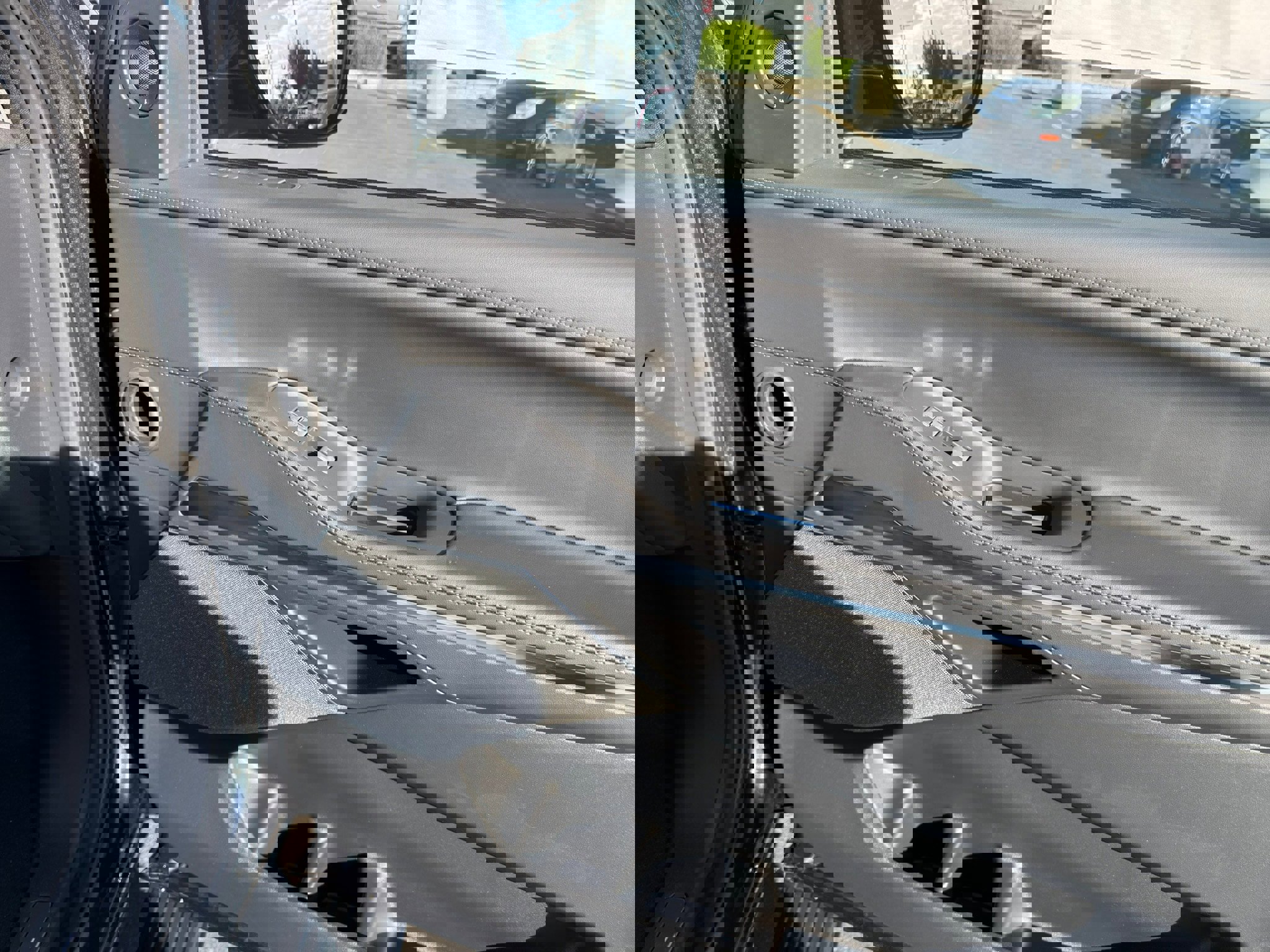 New 2025 Lincoln Navigator Reserve w/ Jet Appearance Package image 31