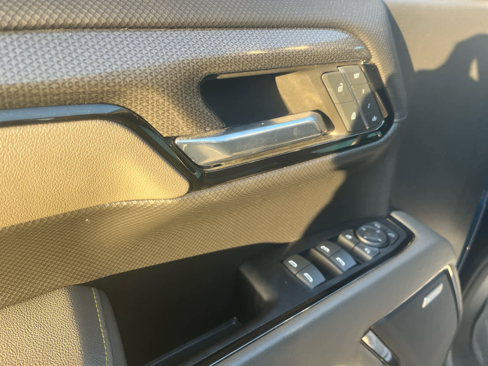 Used 2023 Chevrolet Silverado 1500 ZR2 w/ Technology Package image 16