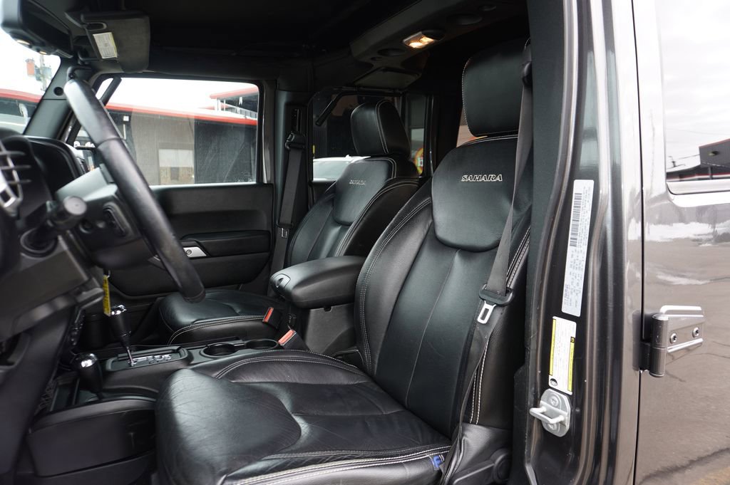 Used 2018 Jeep Wrangler Unlimited Sahara w/ Max Tow Package image 23