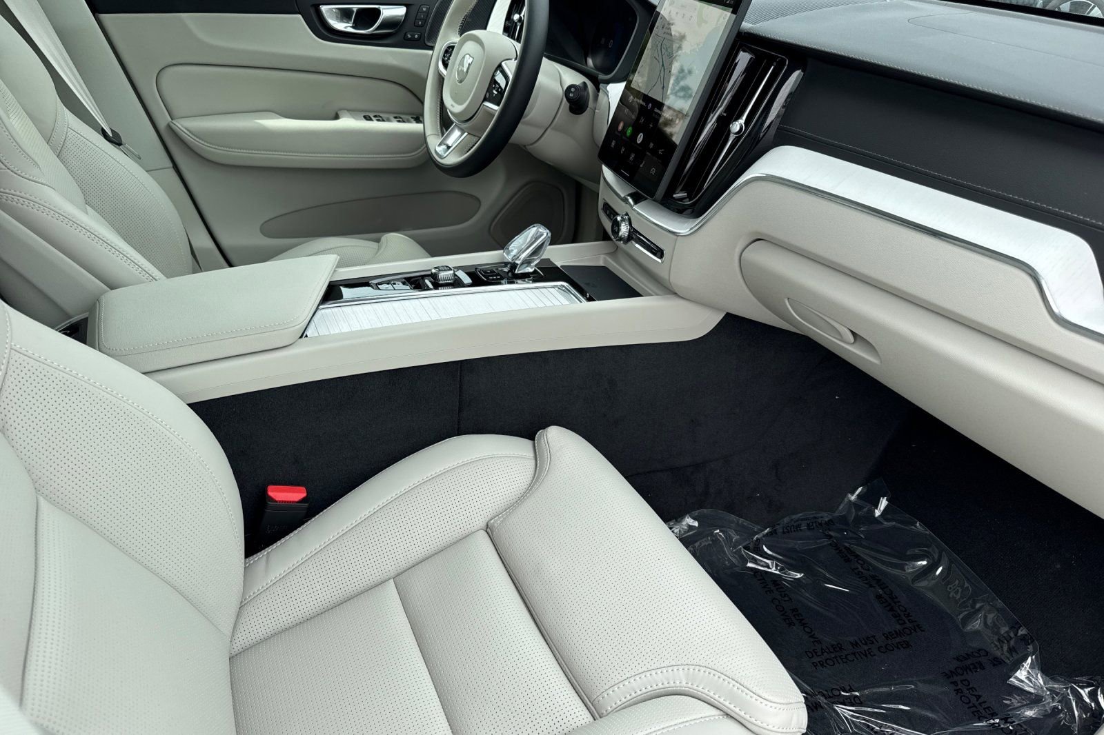New 2026 Volvo XC60 B5 Ultra w/ Protection Package Premier image 18