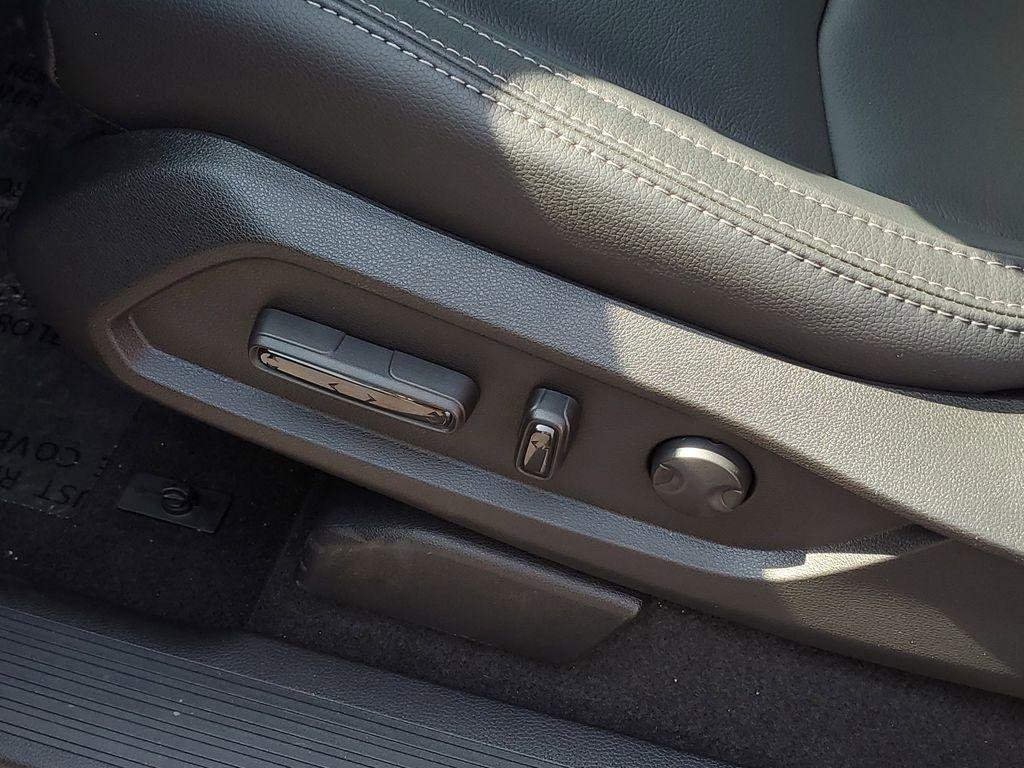 New 2026 Honda Pilot Touring image 9