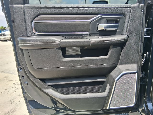 New 2026 RAM 3500 Laramie AWD/4WD image 20